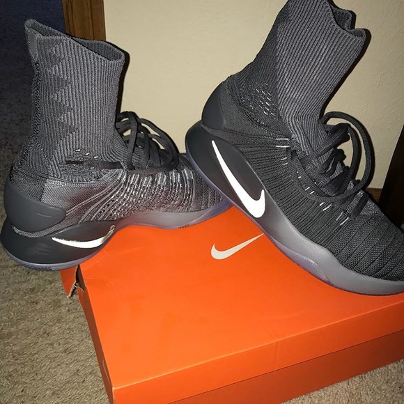 Men’s Hyperdunk size 11.5 main image 4